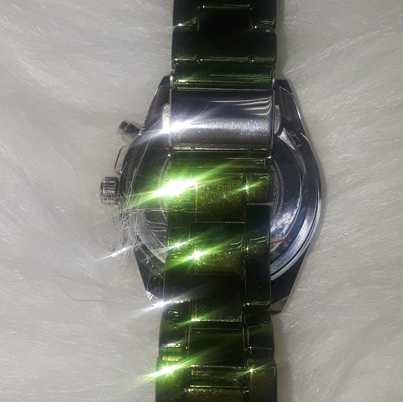 Green Geneva Fashion Wristwatch - Picture 5 of 6